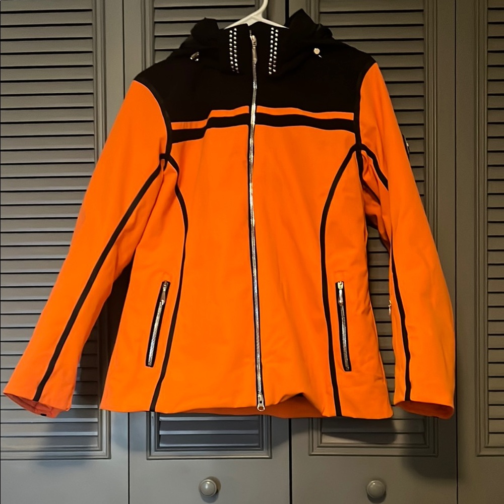 Descente : Ski/Snowboarding Orange and Black Jacket with Studded Details - WS